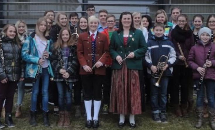 Jungmusiker spielen auf