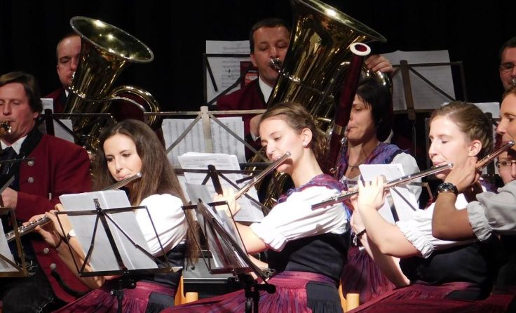 Die Marktmusik St. Martin spielt ein abwechslungsreiches Programm. 