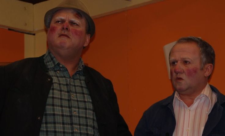 Die Theatergruppe Peterskirchen spielt im Gasthaus Sternbauer. 