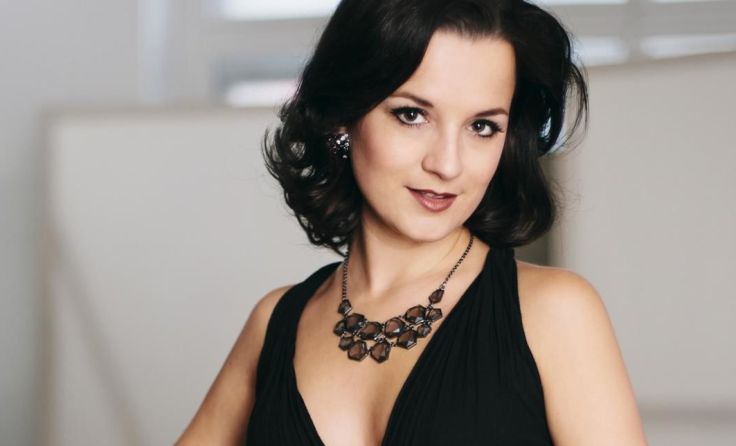 Elisabeth Schwarz singt in der Stiftskirche.