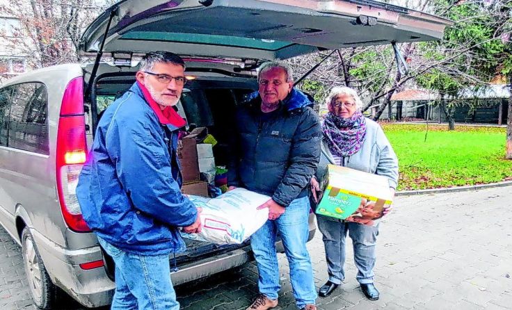 Ein gutes Team (v. l.): Josef Bauer, Fahrer Rudolf Gaisböck und Obfrau Anneliese Hois 