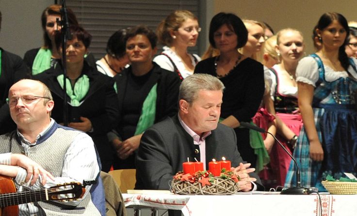 Walter Egger (M.) lädt auch heuer zu seiner Benefizveranstaltung ein.