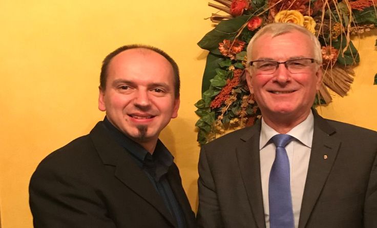 Josef Bernberger mit Bezirksparteiobmann Elmar Podgorschek