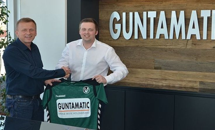 Günther Huemer (Guntamatic) mit SVR-Vorstand Thomas Gahleitner (Foto: Guntamatic)