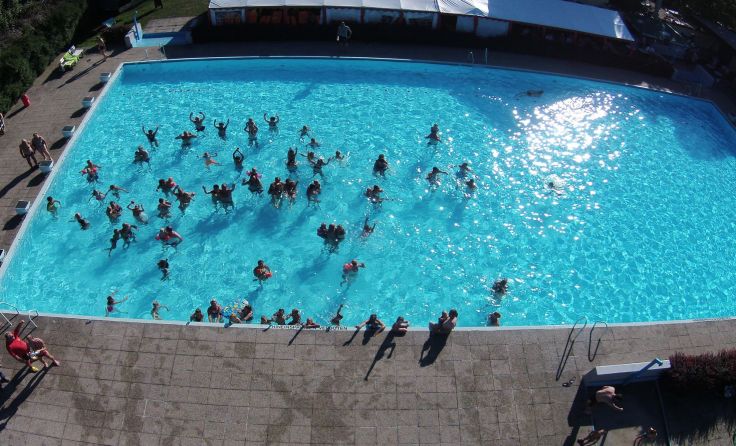 Das Freibadfest von oben