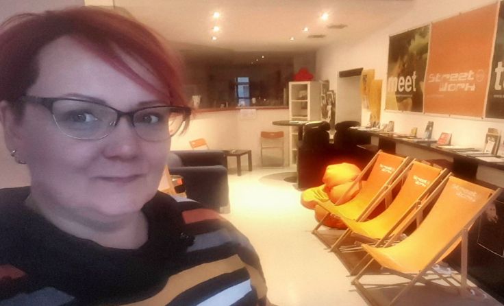 Kerstin Hofstätter ist seit 21 Jahren Streetworkerin in Ried.