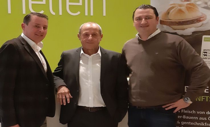 Roland Daxl mit Fritz Floimayr und Florian Hippesroither (Foto: SV Ried)