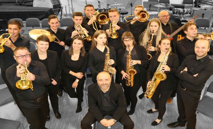 Das UBOT wird die Tänzer mit Bigband-Sound versorgen. (Foto: MMK Taiskirchen)