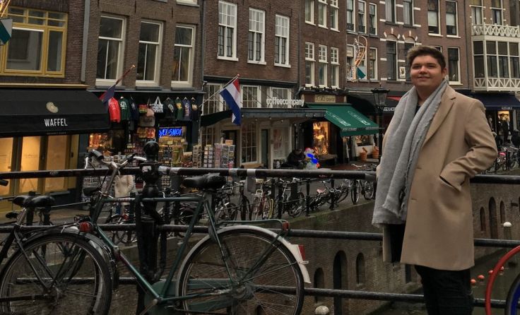 Lothar Höfer in Utrecht auf der Stadthausbrücke mit Blick auf den Dom (Foto: privat)