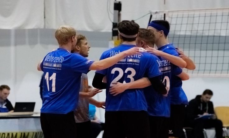 Die Volleyballer haben Grund zum Feiern. (Foto: UVC Weberzeile Ried)