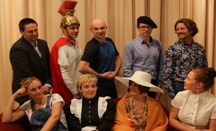 Das Ensemble zeigt heuer eine turbulente Komödie. (Foto: Krankenhaustheater)