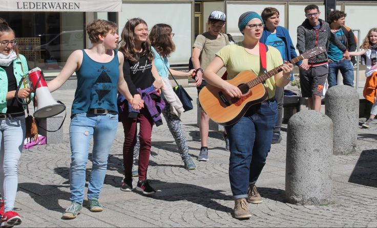 Auch am Karfreitag demonstrierten Rieder Schüler für Klimaschutz. (Foto: Tips)