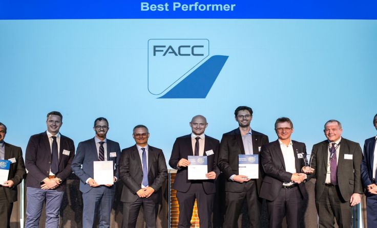 Preisübergabe in Toulose (Foto: FACC AG)