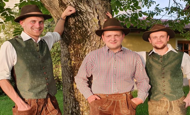Prüfung bestanden (v. l.): Felix Hillinger, Stefan Dötzlhofer, Georg Glechner jun. (Foto: privat)