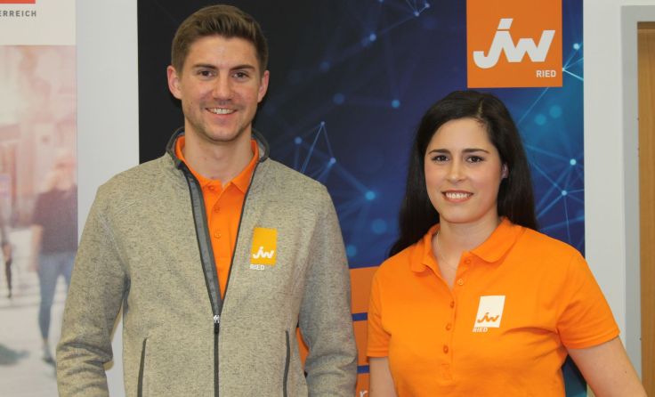 JW-Bezirksvorsitzender Christian Reich, Stellvertreterin Jacqueline Enzlmüller (Foto: Tips)