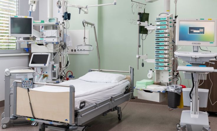 Intensivbehandlungsplatz im Rieder Krankenhaus (Foto: Renate Schrattenecker-Fischer)