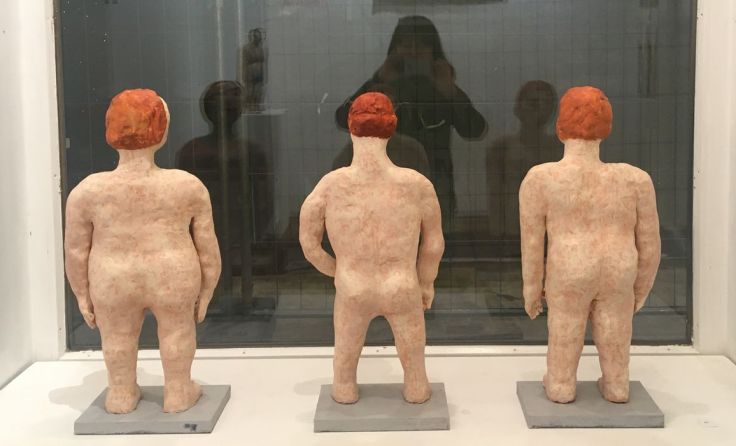 Drei Riedl-Skulpturen von hinten (Foto: Herta Gurtner)
