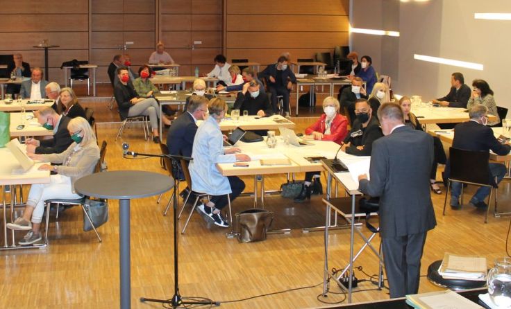 Ungewohntes Bild einer Gemeinderatssitzung (Foto: Tips/Horn)
