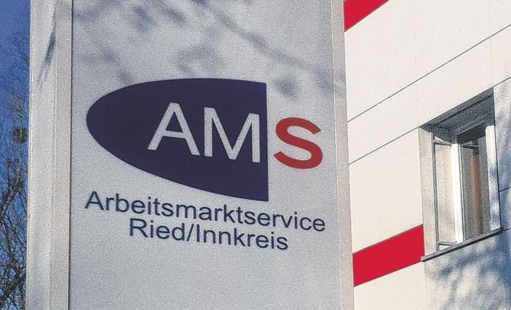 Das AMS Ried verzeichnet weniger Kurzarbeitsanträge als befürchtet. (Foto: Tips)