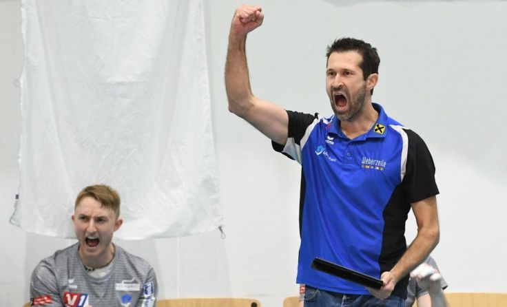 Nach dem Spiel in Wien konnte UVC-Trainer Dominik Kefer wieder jubeln. (Foto: Strasser)
