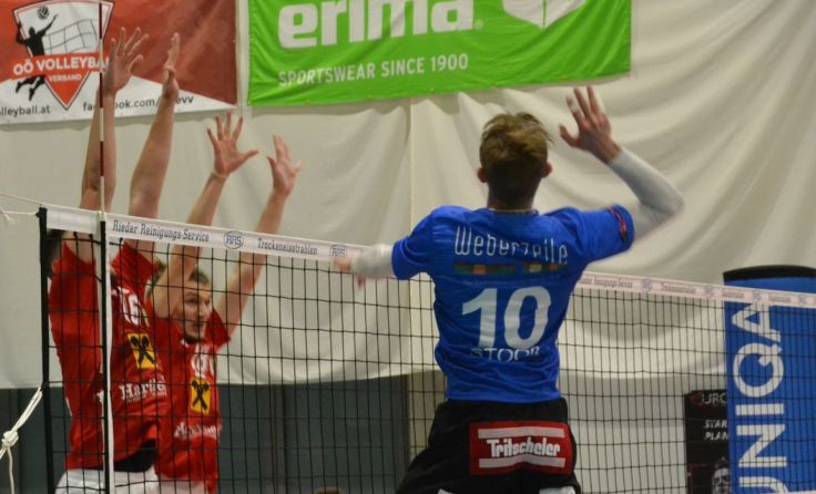 UBC-Angreifer Niklas Stooss (Nr. 10) bei einem Angriff (Foto: Strasser)