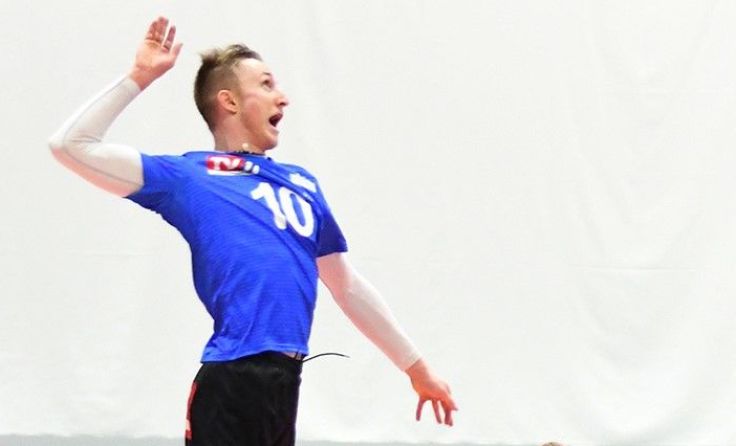 UVC-Angreifer Niklas Stooß (Nr. 10) in voller Aktion (Foto: Schlosser)