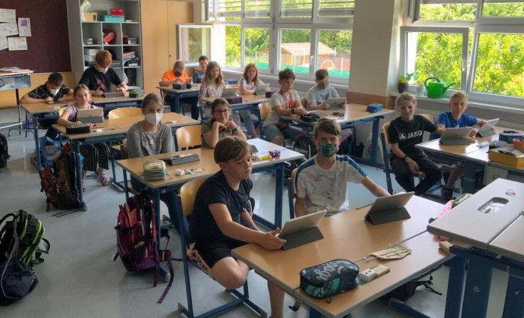 In der MS Taiskirchen wird seit fünf Jahren mit iPads gearbeitet. (Foto: Gruber-Kalteis)