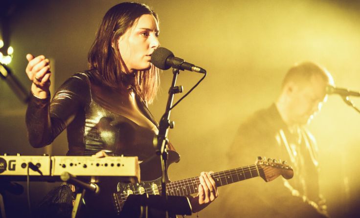 Live gibt‘s bei Mary Broadcast laute Gitarren- und Synthesizer-Klänge. (Foto: Georg Cizek Graf)