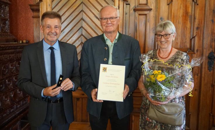 Bgm. Albert Ortig mit Anton Zinnöcker und Gattin Anneliese (Foto: Stadtgemeinde Ried)