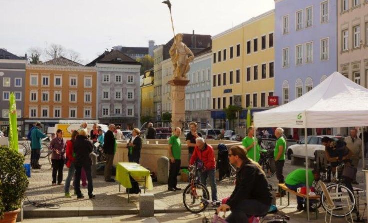 Eine ähnliche Veranstaltung gab es schon am Hauptplatz. (Foto: Grüne Ried)