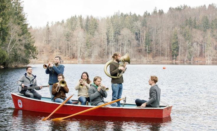 LaBrassBanda spielen am Samstag beim Neptunbrunnen. (Foto: Sonja Herpich)
