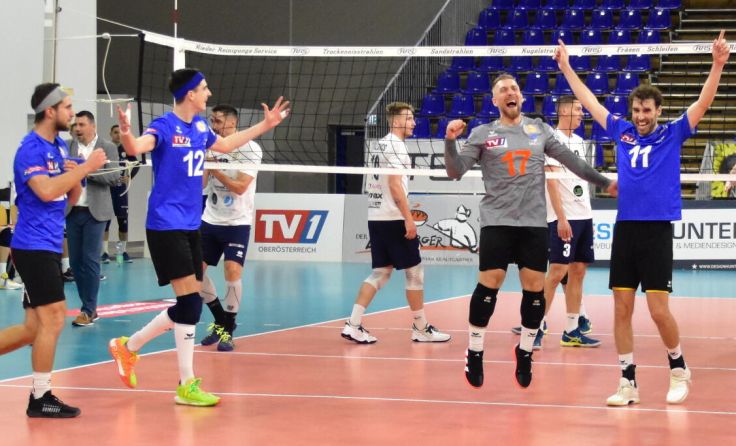 Riesige Freude beim UVC Weberzeile (dieses Foto ist allerdings vom Hinspiel) (Foto: Wakolbinger)