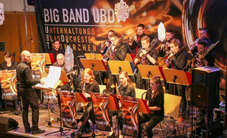 Die Bigband UBot beim Ball der Blasmusik (Foto: MMK Taiskirchen)