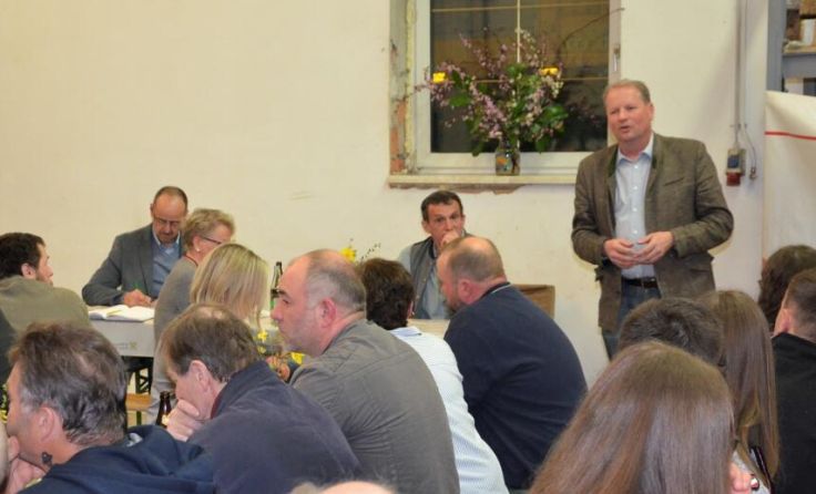 BB-Direktor Wolfgang Wallner beim Hofgespräch in Pramet (Foto: Seiringer)