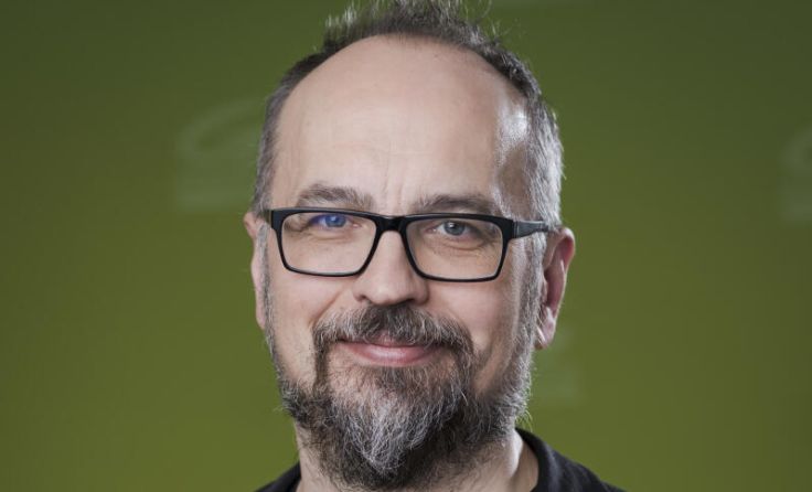 Michel Reimon spricht über Putins Verbindungen zu Rechtsparteien. (Foto: Karo Pernegger)