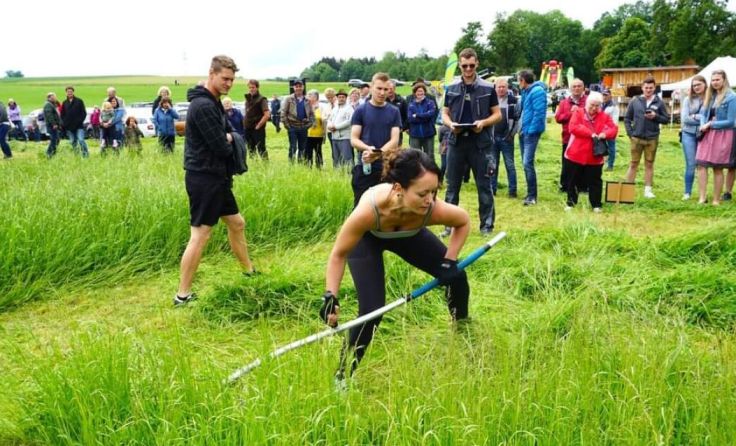 Sensenmähbewerb 2022 in Mettmach (Foto: Landjugend Bezirk Ried)