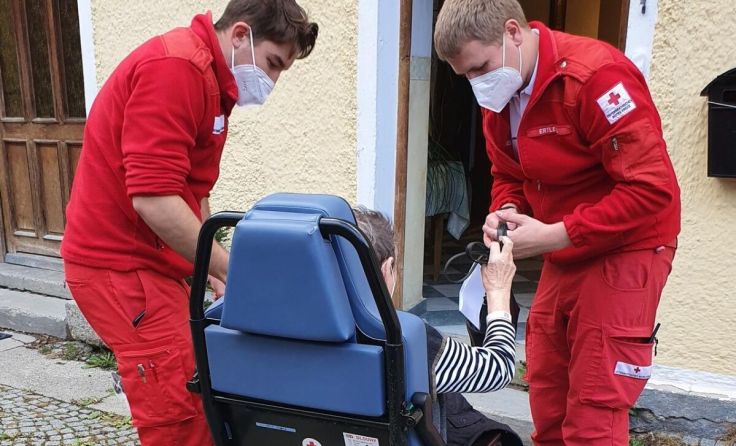 Die Mitarbeiter des Roten Kreuzes Ried engagierten sich in vielen Bereichen. (Foto: RK Ried)