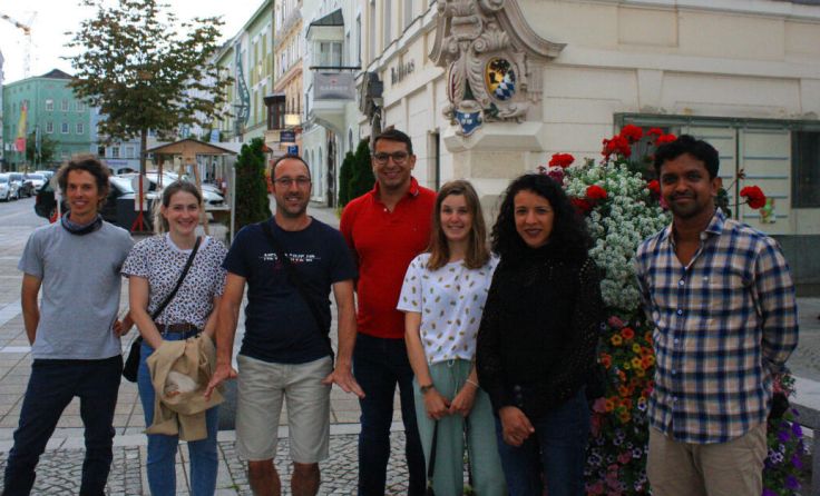 Die „Multi-Lokale-Tour“ bringt Menschen vor Ort zusammen. (Foto: Stadt.Land.Inn)