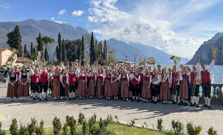 Großer Jubel bei der MMK Taiskirchen vor der Traumkulisse des Gardasees. (Foto: MMK Taiskirchen)