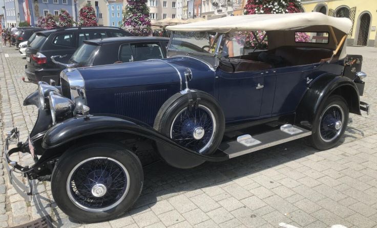 An der Rundfahrt nehmen viele sehenswerte Fahrzeuge teil. (Foto: privat)
