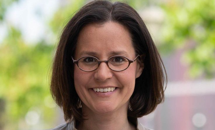 Maria Katharina Moser hält die Festpredigt. (Foto: Dominik Schallauer)