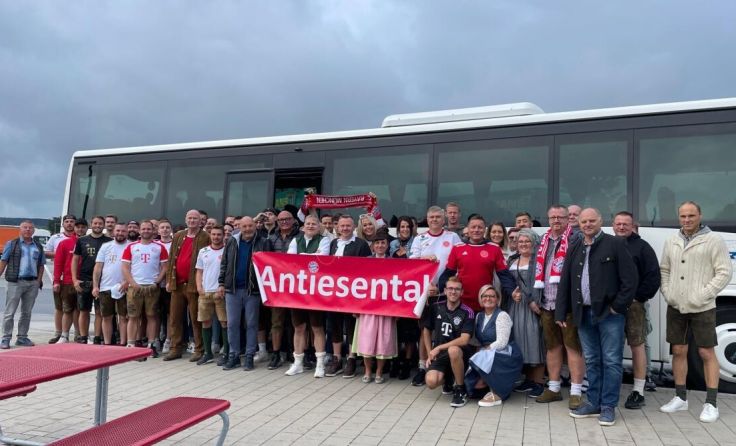 Der Fanclub besucht regelmäßig Spiele des FC Bayern. (Foto: privat)