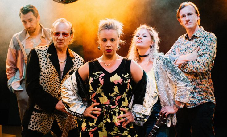Austropop-Revue mit Katharina Strasser und ihrer Band (Foto: Katharina Strasser)