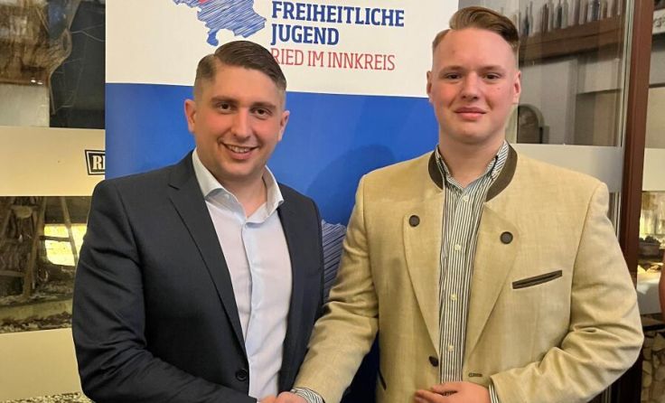 Patrick Zeilinger (l.) übergab sein Amt an Andre Stranzinger. (Foto: FPÖ)