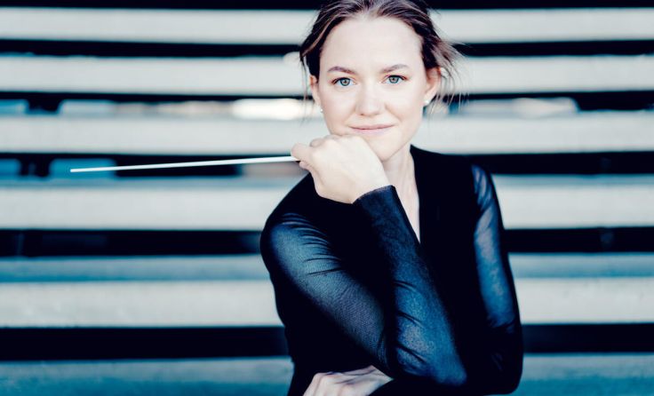 Katharina Wincor dirigiert das Oö. Jugendsinfonieorchester. (Foto: Andrej Grilc)