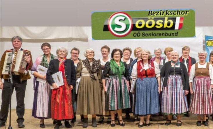 Der Bezirks-Seniorenchor besteht erst seit etwa einem Jahr. (Foto: Franz Kaufmann)