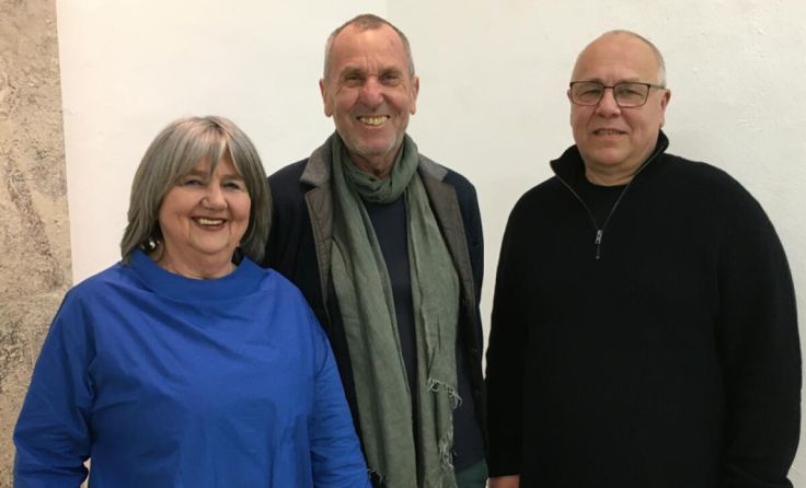 Christina Bauer, Alois Bauer und Herbert Egger stellen im Stelzhamerhaus aus. (Foto: Verena Traeger)