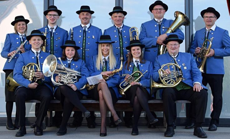 Der MV Hohenzell spielt ein Open-Air-Konzert mit Filmmusik. (Foto: MV Hohenzell / K. Vöcklinger)