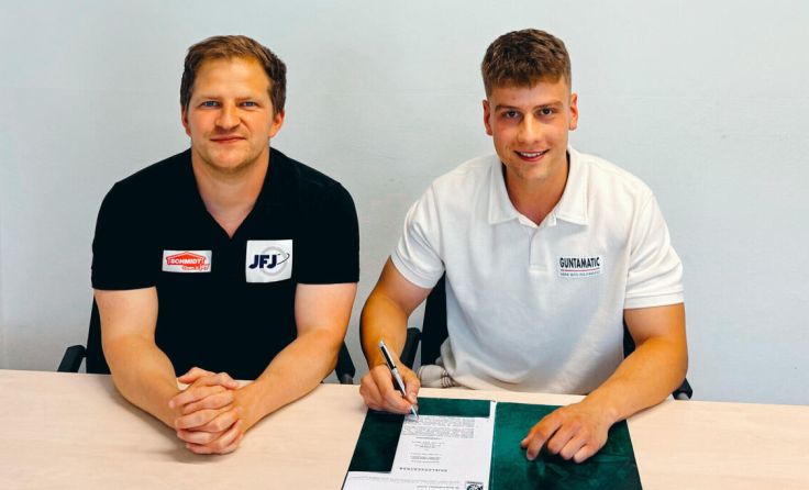 Wolfgang Fiala (Geschäftsführer Sport SV Guntamatic Ried) und David Berger (Foto: SV Ried)