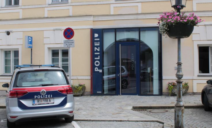 Bei der Sicherheitswache werden zwei Beamtendienstposten wieder aufgelassen. (Foto: Tips / Horn)